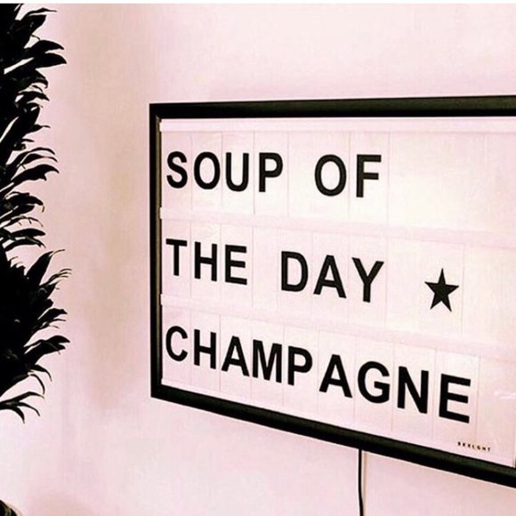 Limited Edition Makeup - Picture 4 of 4